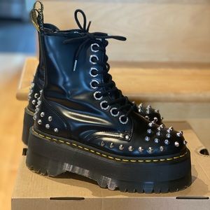 Dr. Martens Jaden Max Studded